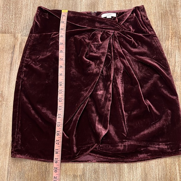 Loft Velvet Twist Shift Skirt Women’s 4 - Picture 10 of 11
